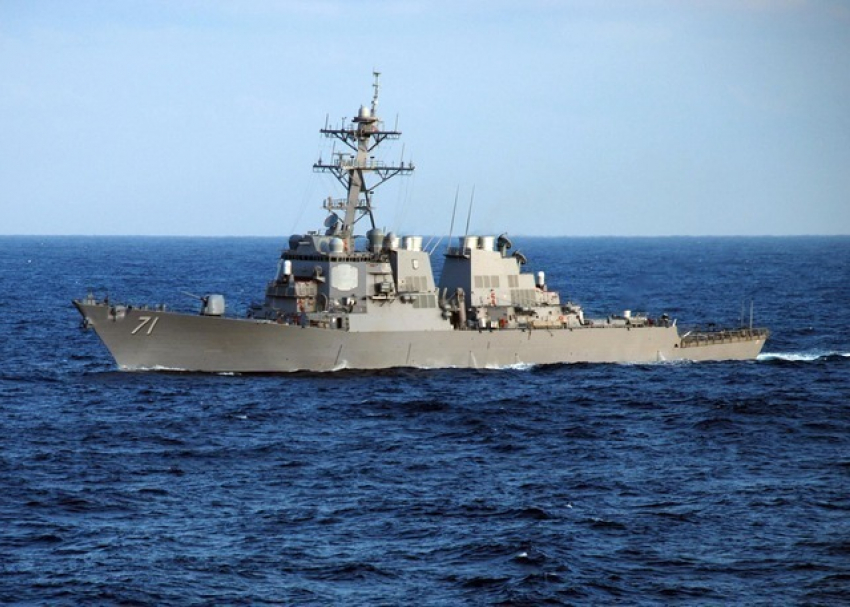  Американский военный корабль приближается к берегам Кубани 