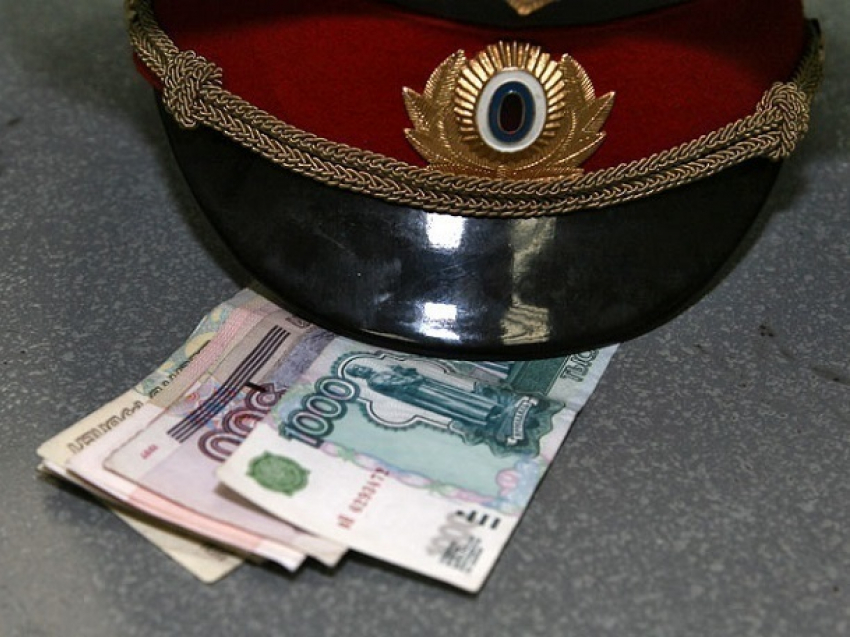 За вымогательство 3 млн рублей экс-полицейский получил 8 лет колонии