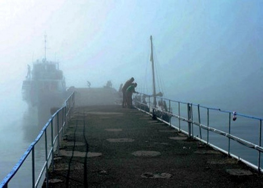 Работа Керченской переправы временно приостановлена из-за шторма