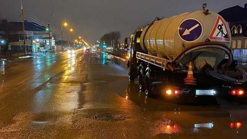 В Краснодаре затопило три улицы