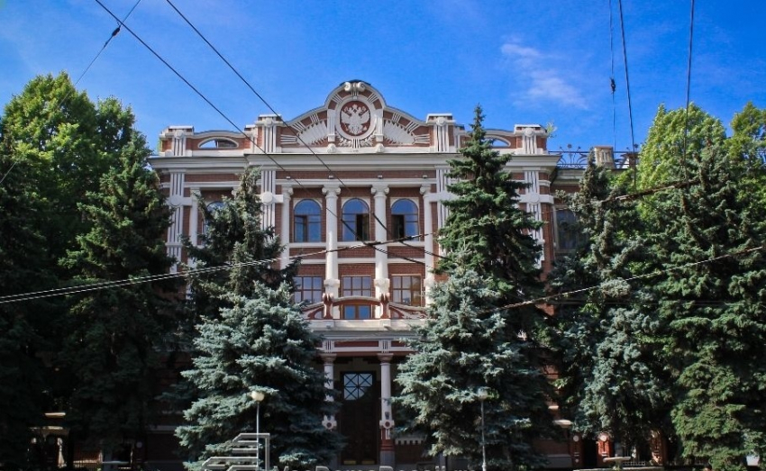 Вокруг здания шифровального училища в Краснодаре снесут старые постройки 