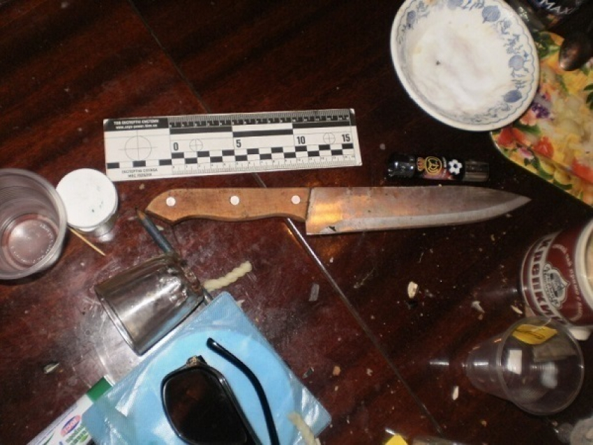 В Краснодаре хозяин зарезал своего  гостя во время пьянки 
