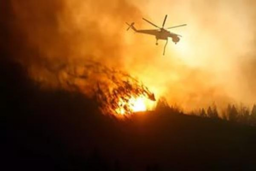 Пожар на Лысой горе в Сочи тушит вертолет МИ-8