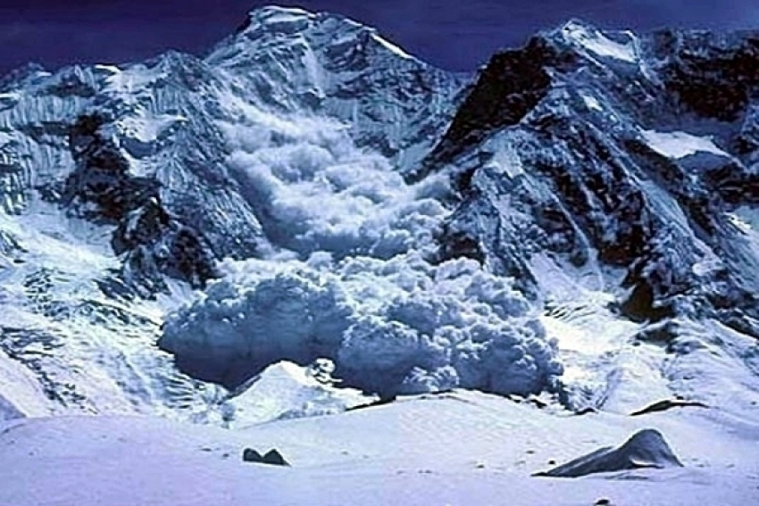 Сотрудник «Горной Карусели» погиб при сходе лавины в Сочи