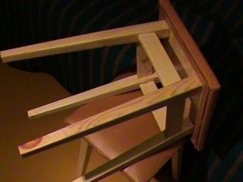 Юноша до смерти избил стулом 52-летнего знакомого в Тихорецком районе