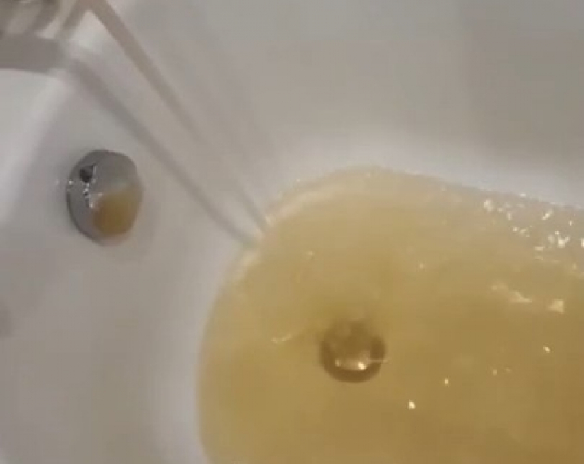 Новый водопровод принес в отравленный поселок Краснодарский «апельсиновый сок»
