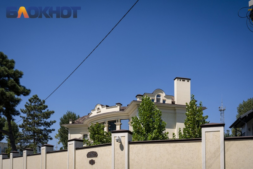 Средиземноморский стиль, бассейны и сады: ТОП-5 самых дорогих домов в Краснодаре