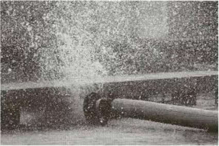 Почти 10 тысяч жителей Новороссийска остались без воды из-за аварии