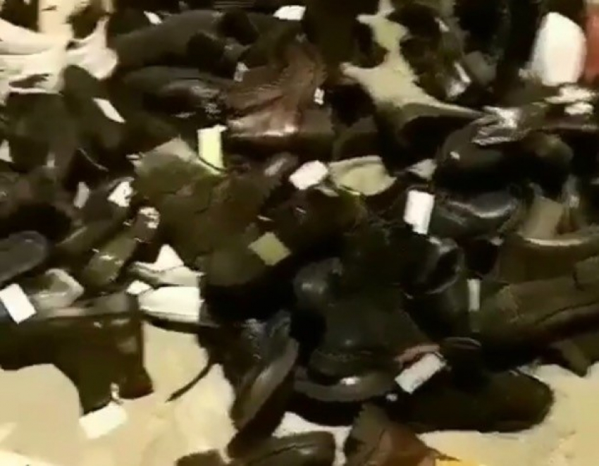 Обувную свалку в Краснодаре уберут к концу дня