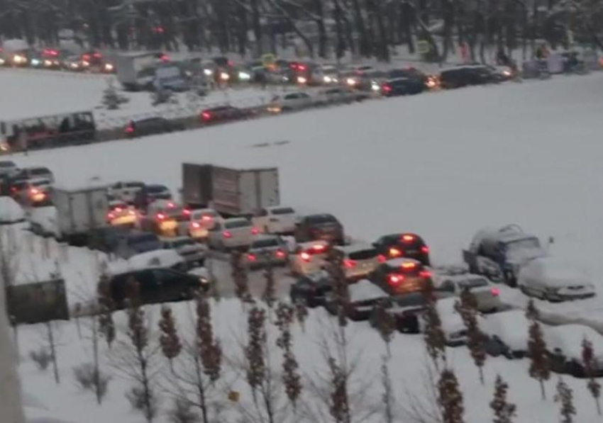 Обещание не сдержали: краснодарцы жалуются на снегоуборочные работы