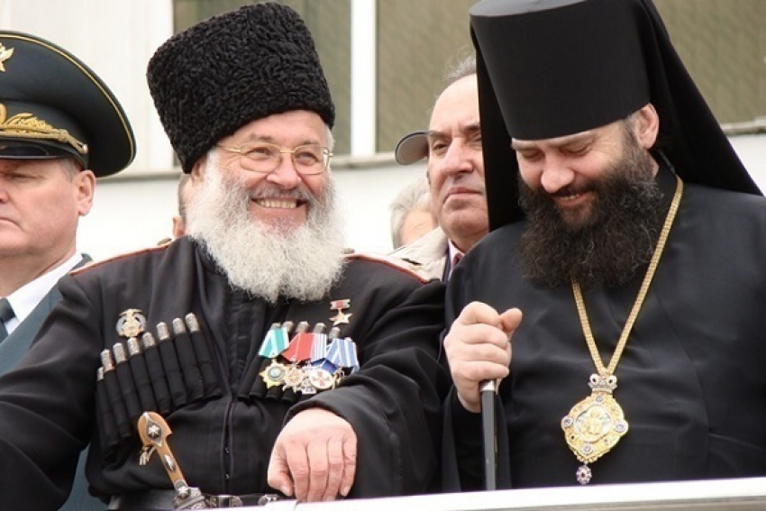 Казачий генерал Громов предложил пороть курящих женщин