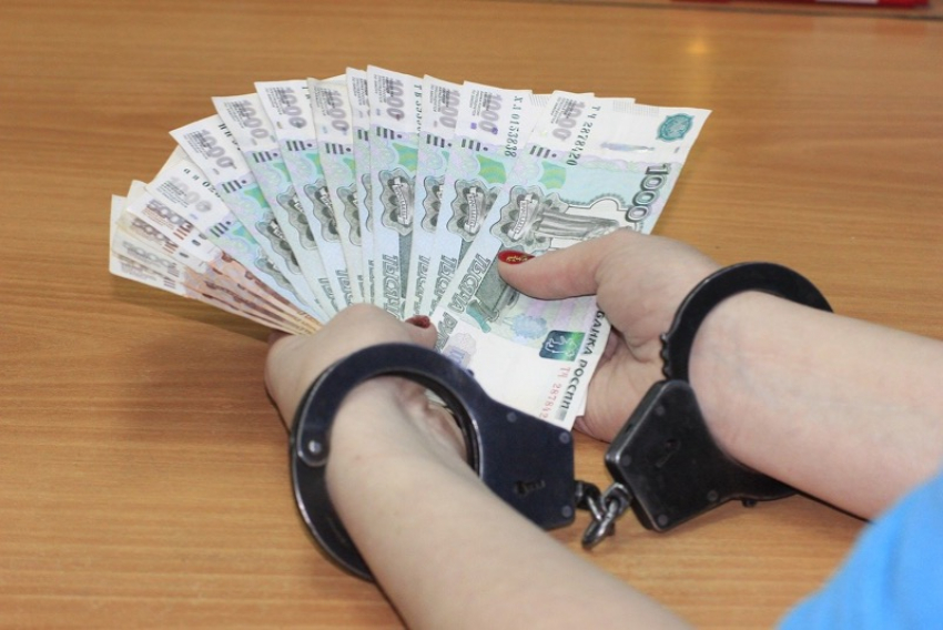 Взятка в 4,5 млн рублей: в Туапсе задержана глава межрайонной налоговой