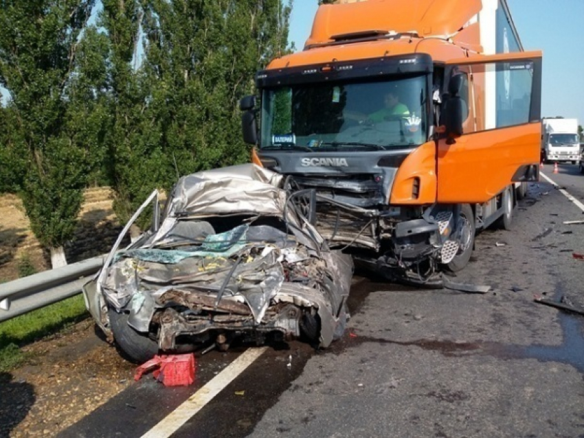 В Успенском районе на трассе «Кавказ» погиб водитель легковушки 
