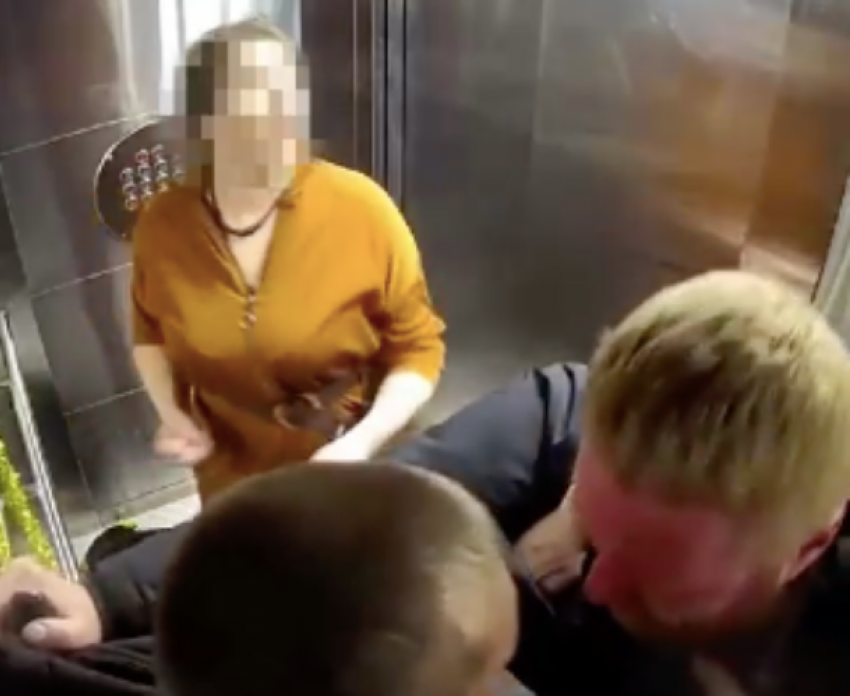 Полиция проверяет информацию об избиении краснодаркой мужчины в лифте