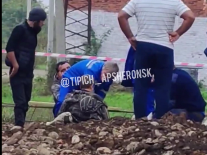 Ребенок провалился в глубокую яму и просидел в ней всю ночь на Кубани 