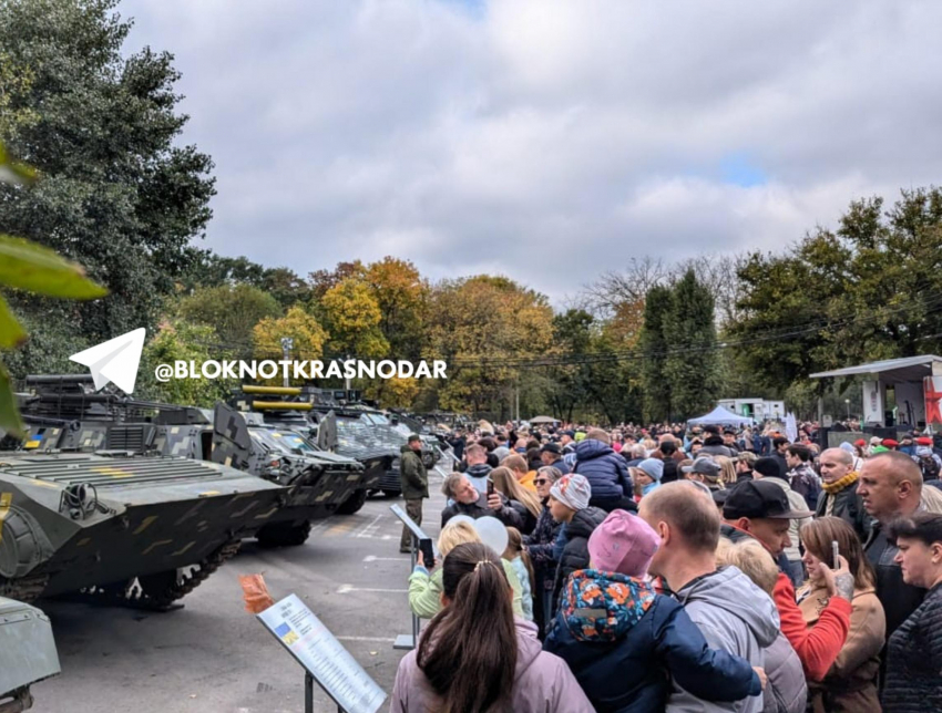 Выставка трофейной техники НАТО в Краснодаре собрала толпы посетителей 