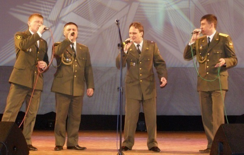 Сотни военных прибыли в Сочи, чтобы спеть свою песню