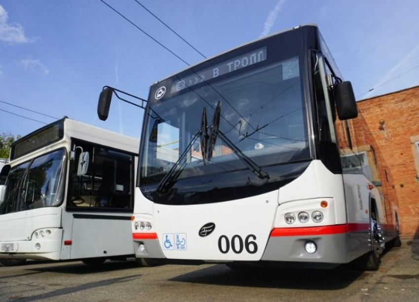 Выпуск на маршрут первого троллейбуса, собранного в Краснодаре, задержали на две недели