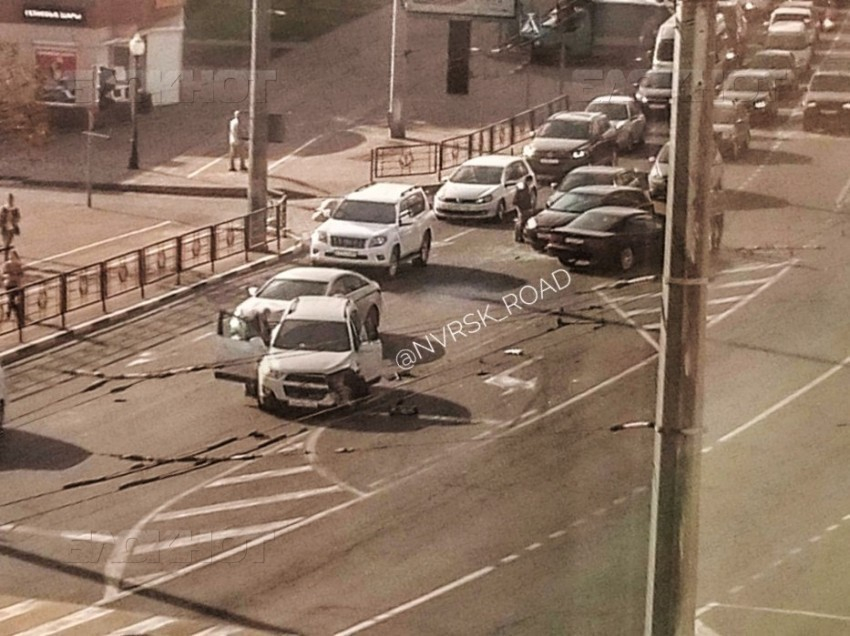 ДТП с пятью машинами парализовало движение в Новороссийске