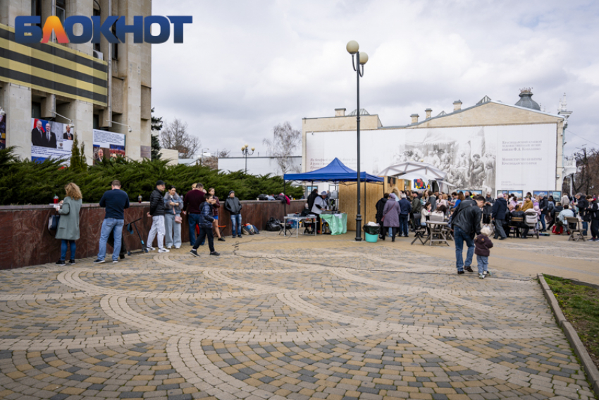 «Старенькие» Nokia и Dendy: что распродают краснодарцы из прошлого