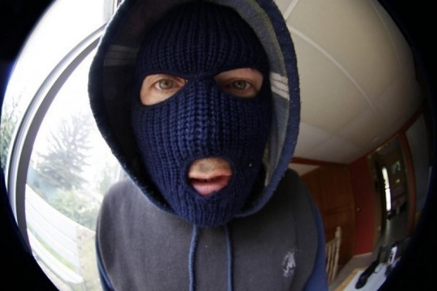 Банда грабителей под Туапсе обчистила банкомат на 3 млн рублей