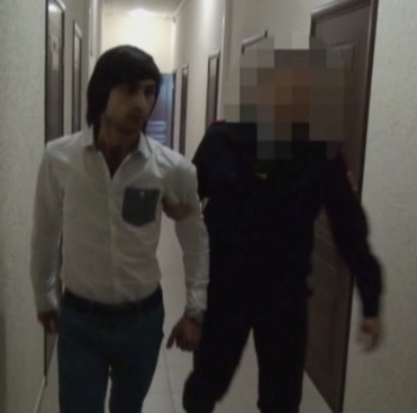  Полицейские задержали парня, который побил кондуктора в Краснодаре 