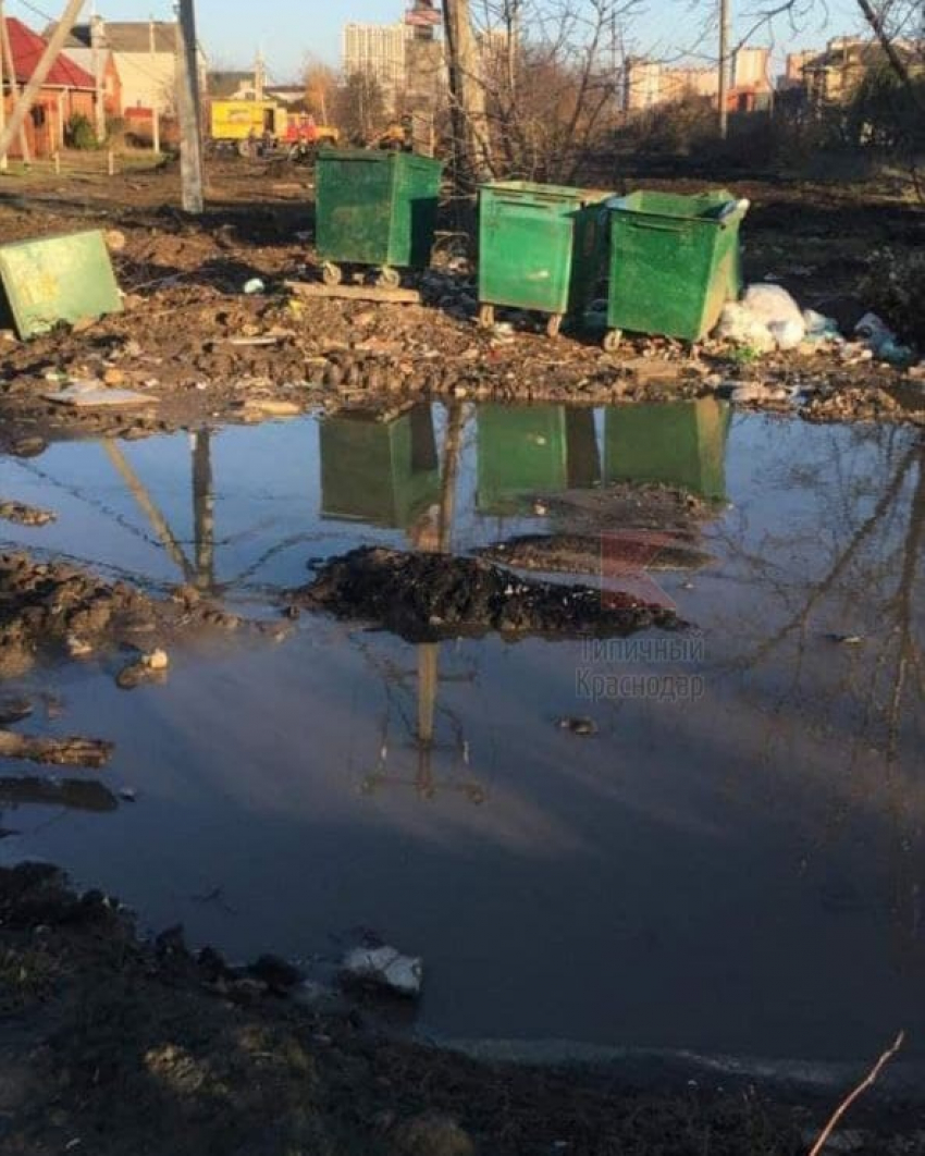 Прикубанский округ в Краснодаре утопает в грязи из-за отсутствия дорог