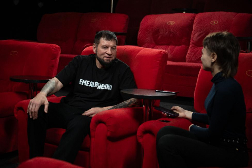 «Я всем показал свою, другую сторону»: боец ММА Александр Емельяненко об откровенном фильме, запоях и старшем брате 