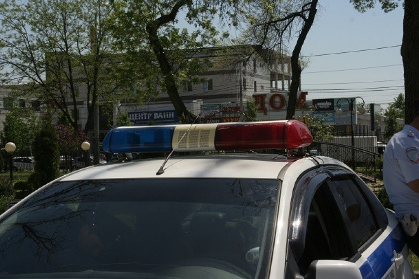 На пешеходном переходе в  Армавире 9-летняя девочка оказалась под колесами