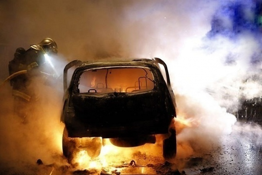 В Тимашевске осудили мужчину, который из-за ревности сжег две машины