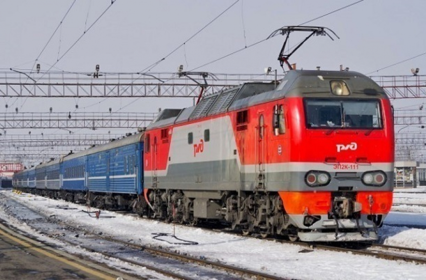 Пассажирский поезд Пермь-Новороссийск врезался в мусоровоз