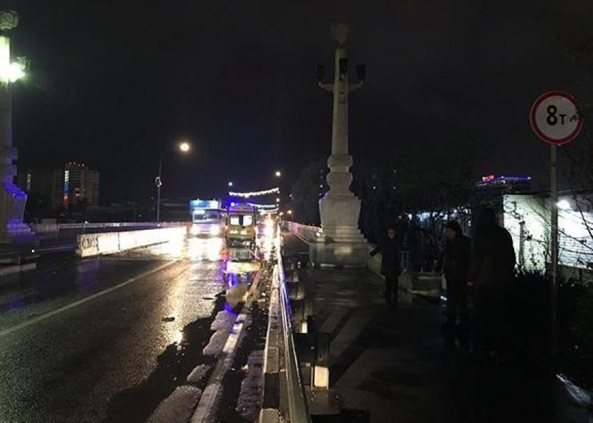  В Сочи сбили пенсионера с тележкой мандаринов 