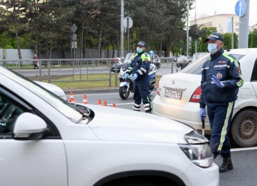 «Нелегальные такси не имели возможности получать пропуск», - мэрия Краснодара о причинах пробки 