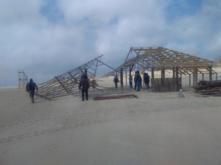 С пляжей Анапы снесут более 60 кафе, баров и магазинов