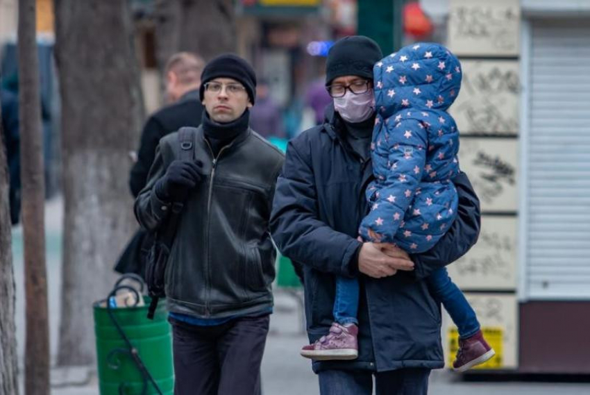 Всего 12,7 тысяч кубанцев привились от коронавируса из пятимиллионного края