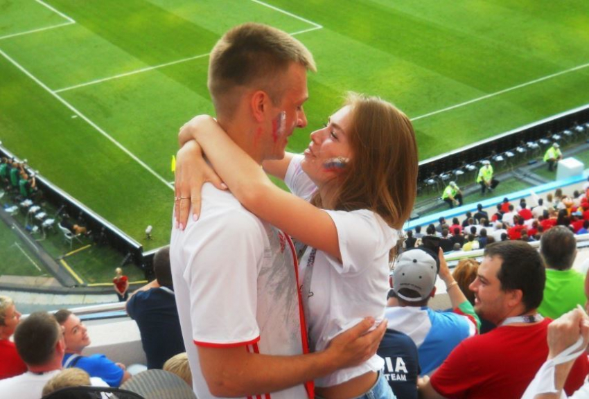 Предложением руки и сердца обернулась для болельщицы в Сочи победа сборной России