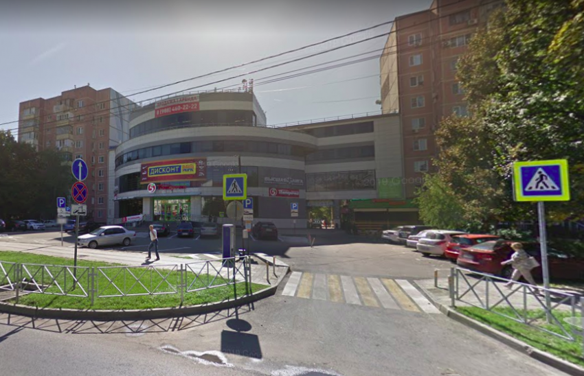 Магазины и кафе на улице Ставропольской в Краснодаре проверят на законность