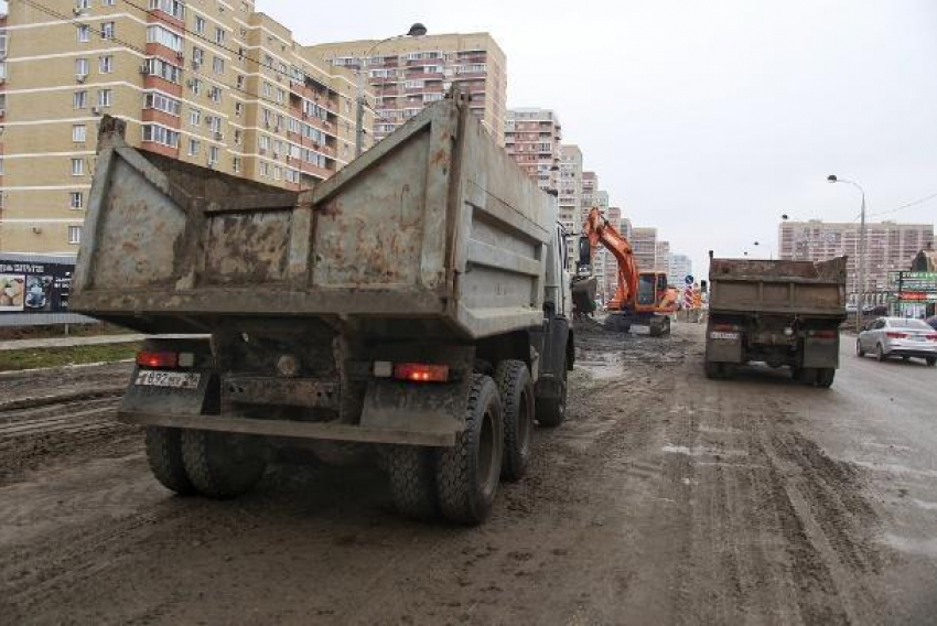 В Краснодаре завершили один из этапов строительства коллектора на Петра Метальникова