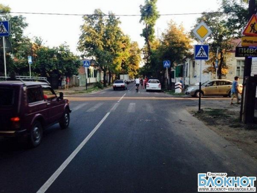 В Краснодаре девушка врезалась в коляску с ребенком