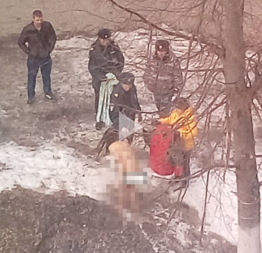 В полиции Краснодара опровергли инцидент с голой девушкой на улице