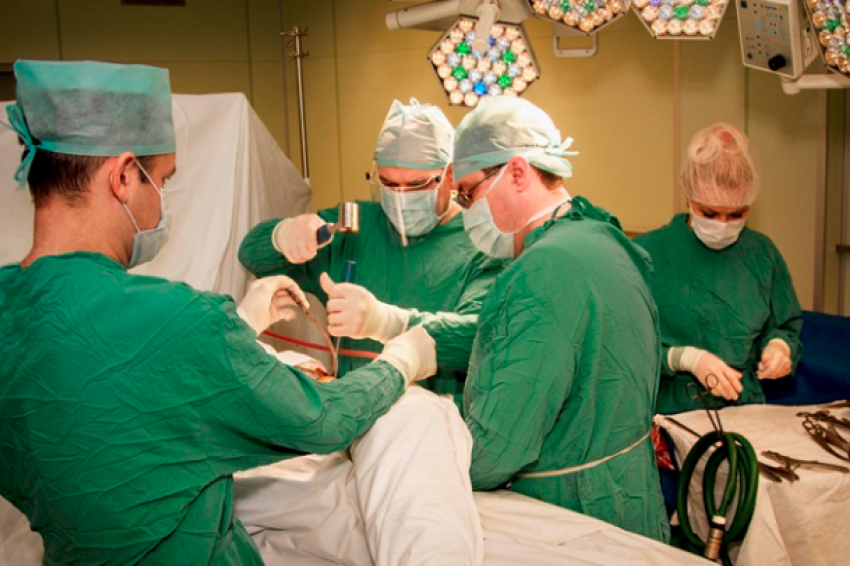  Уникальная операция кубанских хирургов спасла женщину, пострадавшую в жестком ДТП 