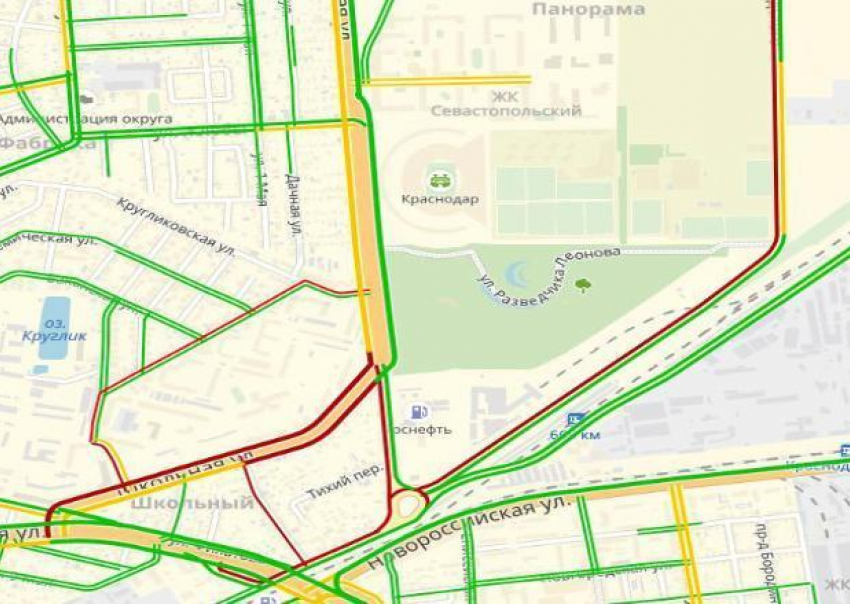 Утро пятницы краснодарцы провели в пробке не только на мостах