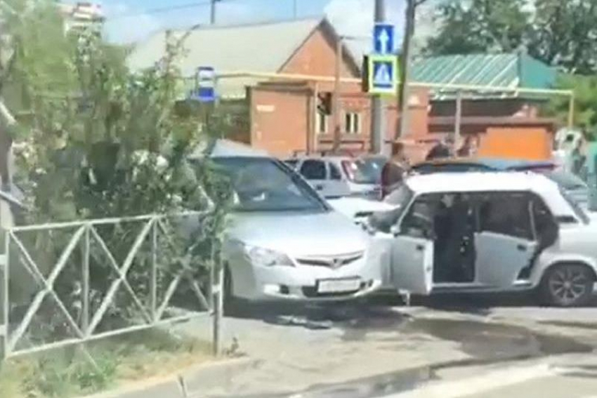 Три человека пострадали в результате ДТП в Краснодаре