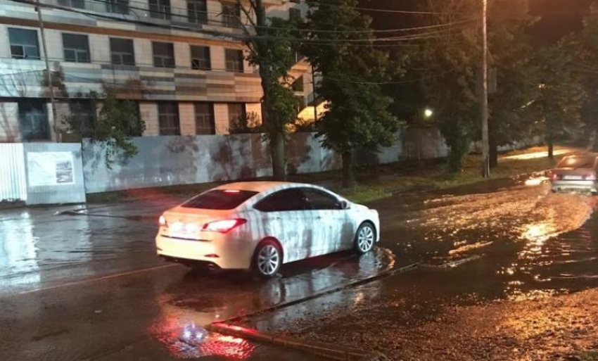 Последствия дождя в Краснодаре устранила водооткачивающая техника