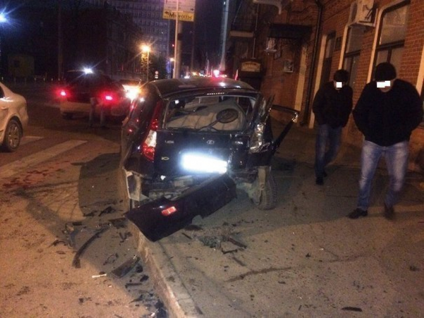 В ДТП в центре Краснодара серьезно пострадала женщина 