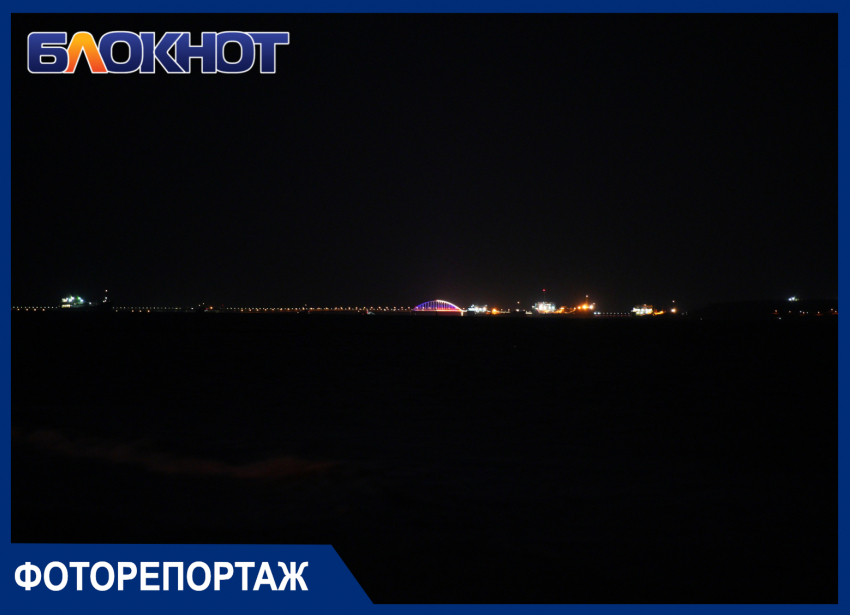 Показываем первую ночь Крымского моста после взрыва: исторические фото