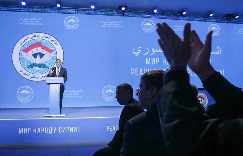 Под возгласы «Да здравствует Россия» Лавров зачитал послание президента на конгрессе в Сочи