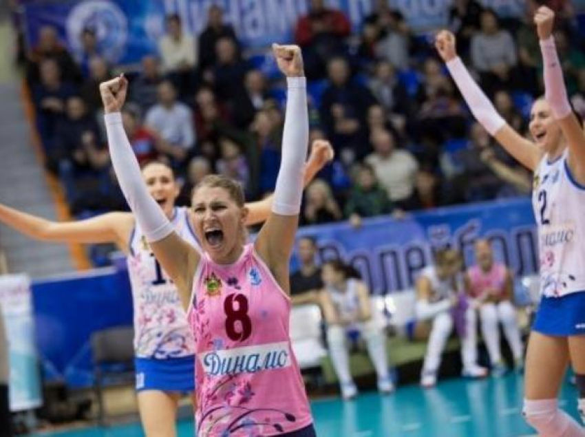 Краснодарские «динамочки» вышли в 1/8 Кубка вызова по волейболу