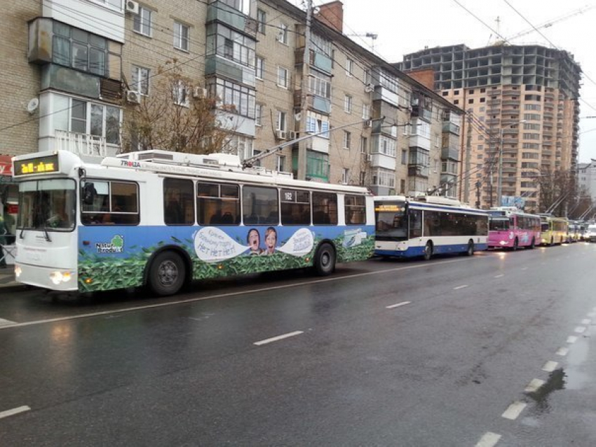 Из-за аварии в Краснодаре встали троллейбусы
