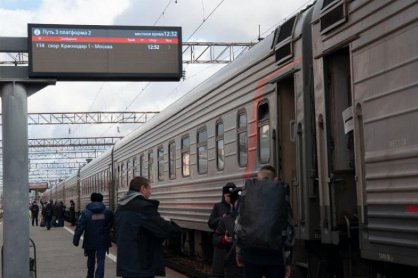 Пассажир жестко разнёс прямой поезд из Краснодара до Москвы 